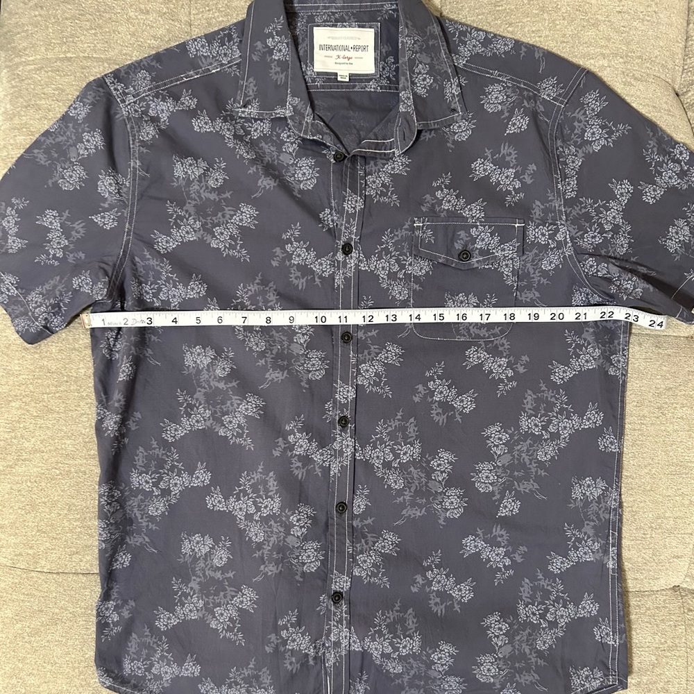 Men's Floral Button-Down XL Shirt in shades of blue - Picture 5 of 7